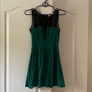 (5/$25) Green Rewind Dress Size XS